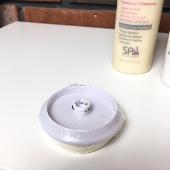 Spa Sciences Exfoliation Cream, Body Lotion & Soft Sponge Refill - Picture 10 of 11